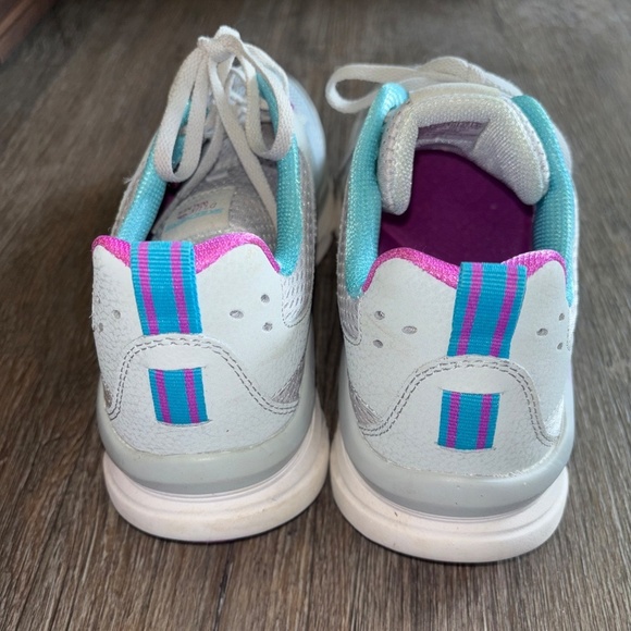 Ladies size 10 Skechers memory foam sneakers - Picture 5 of 8